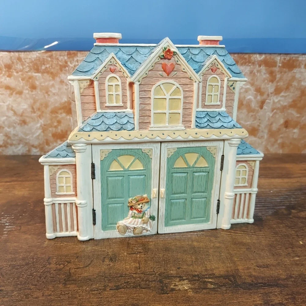 Susan Winget Burnes of Boston 2002 Cottage House 3D Resin Picture Frame 7.5x8in